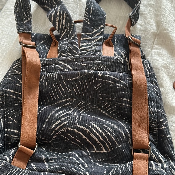 Lu & Elle Backpack + Card Holder - Picture 5 of 6